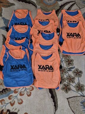 XARA Kids Soccer Training Pinnies/bibs, (13)  Reversible, Orange/Blue, Size YL,
